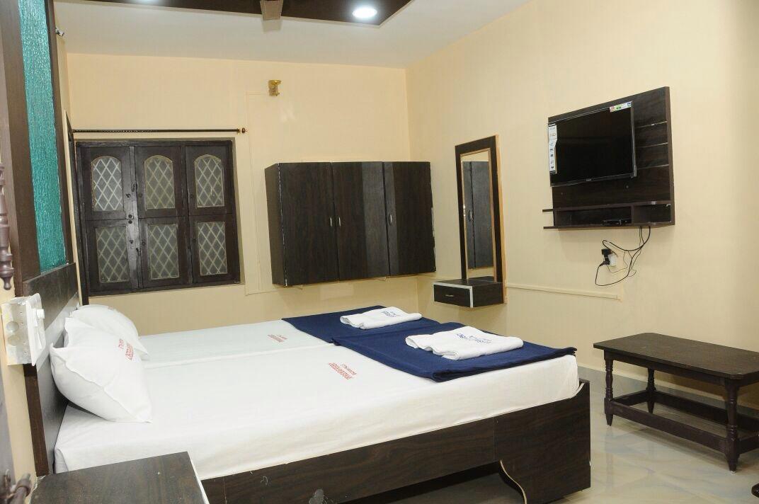 Hotel Tripura Sundari Residency Madanapalle Exterior foto