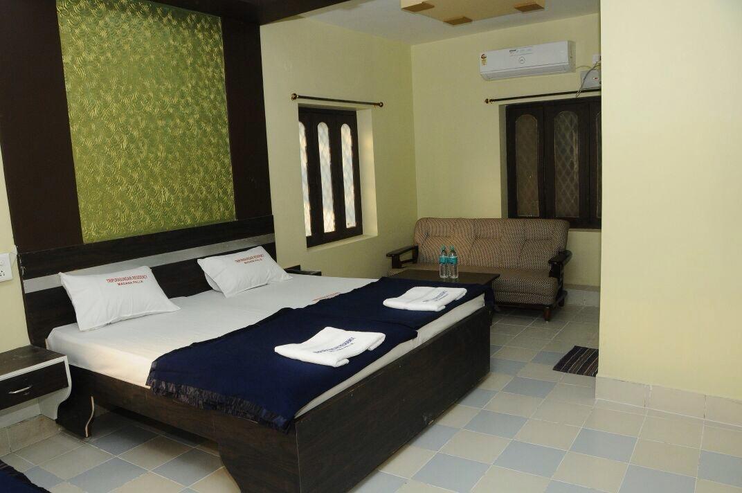 Hotel Tripura Sundari Residency Madanapalle Exterior foto