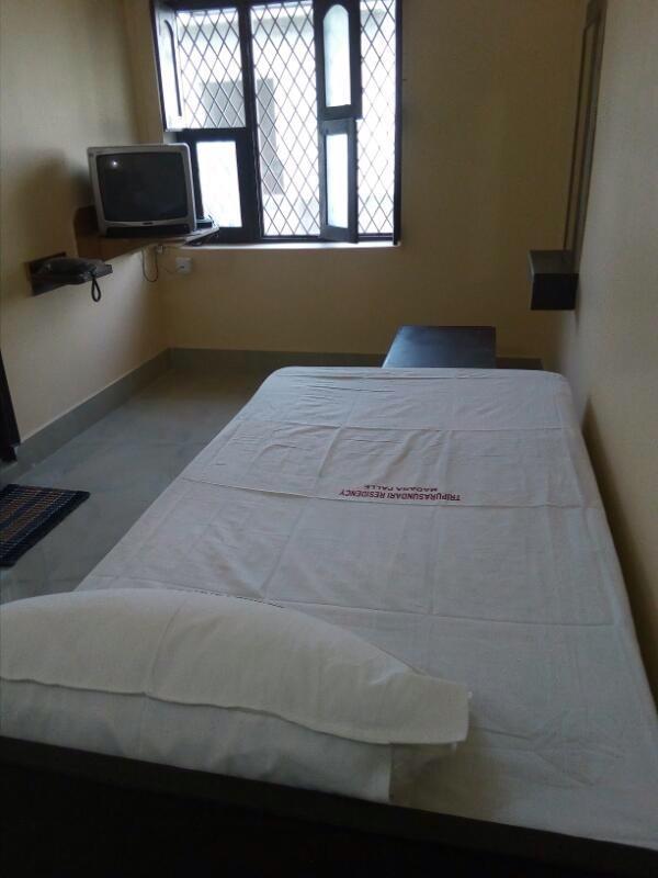Hotel Tripura Sundari Residency Madanapalle Exterior foto